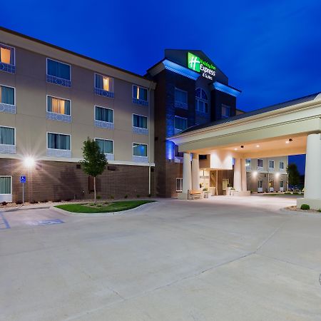 Holiday Inn Express Hotel & Suites Salina By Ihg Exterior foto